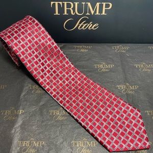 Donald Trump Signature Collection Tie-  New w Tags